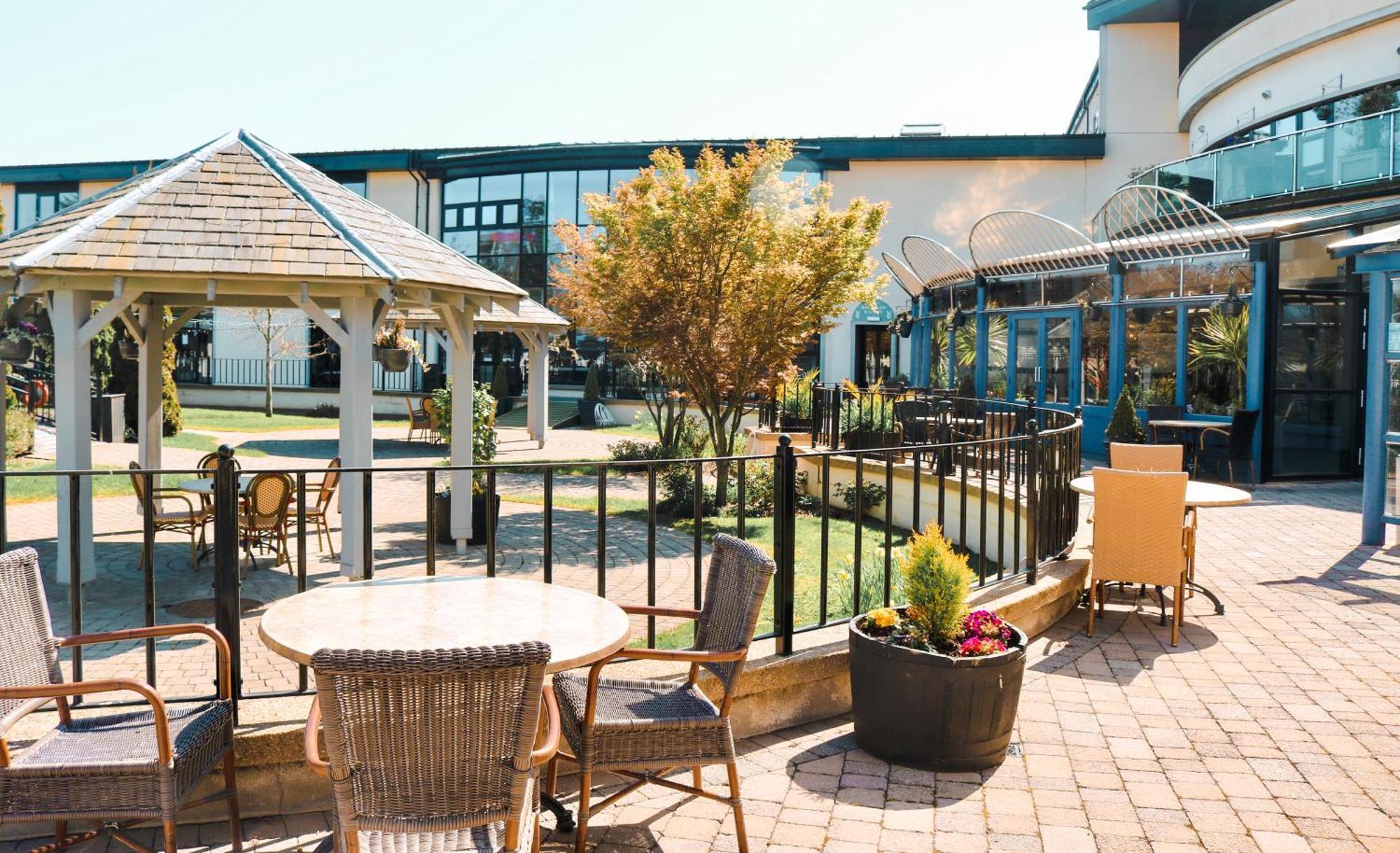 Amber Springs Hotel Gorey Exteriör bild